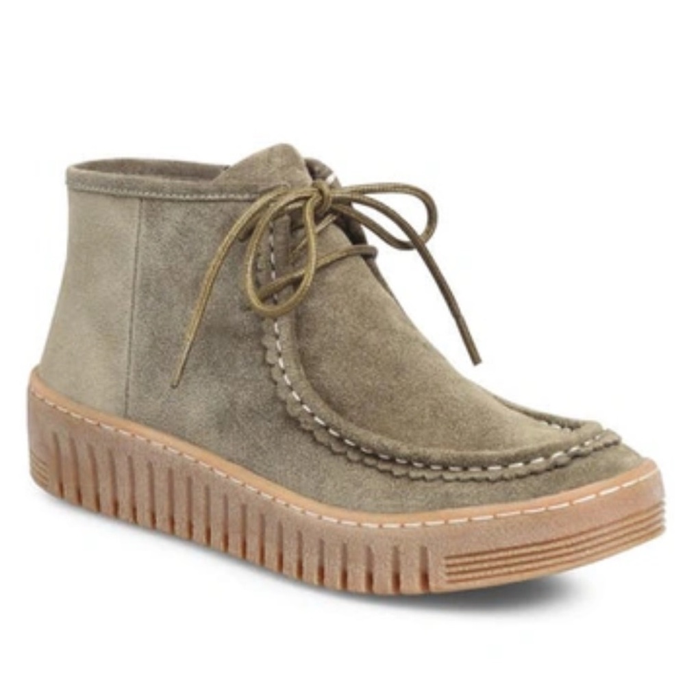 Comfortiva Holland Suede Booties 8.5